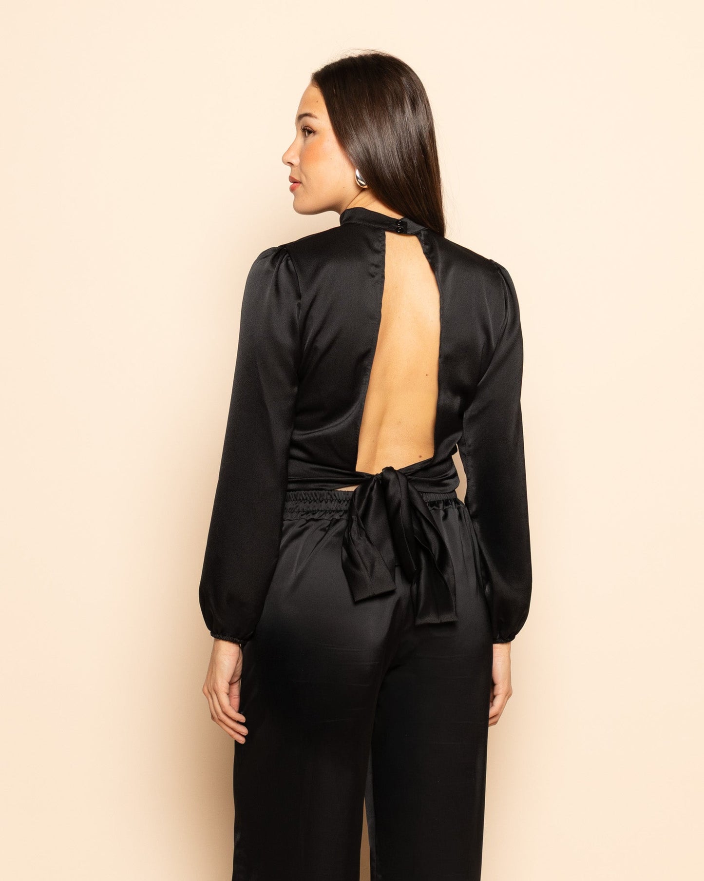 SATIN BOW TOP ZWART