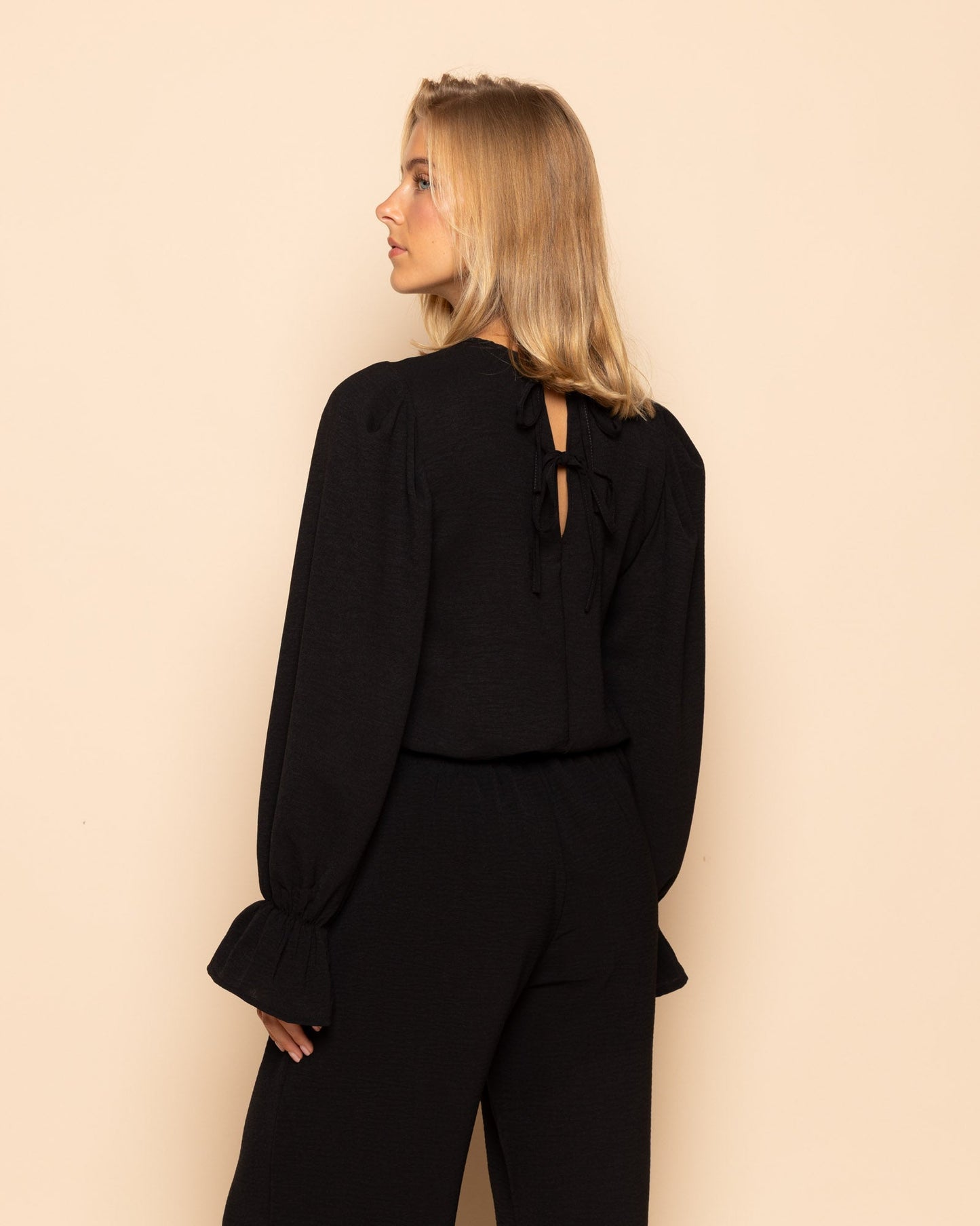 JULIE PLEATS LONG SLEEVE TOP ZWART