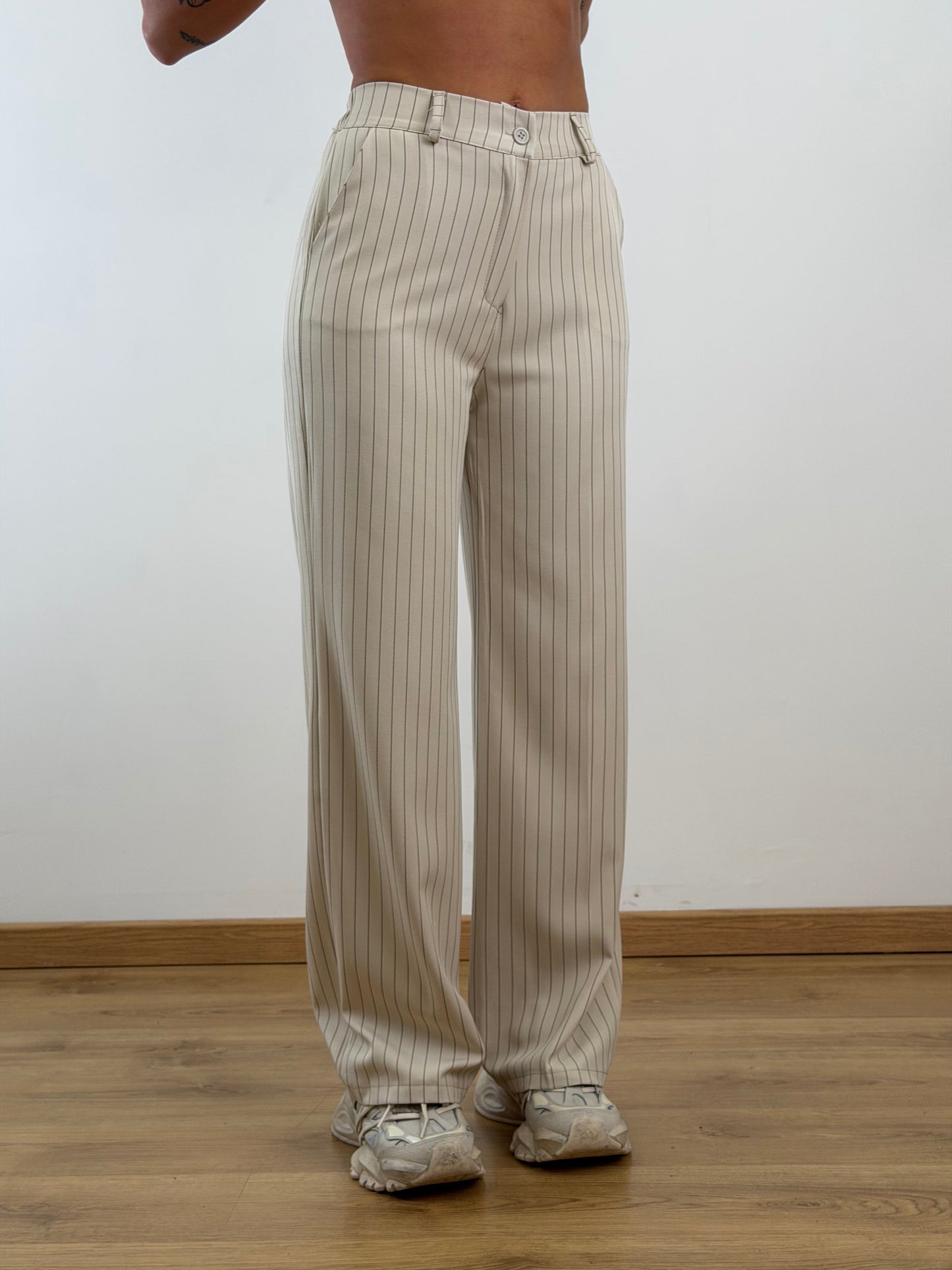 Tailleur crema gessato 30990.