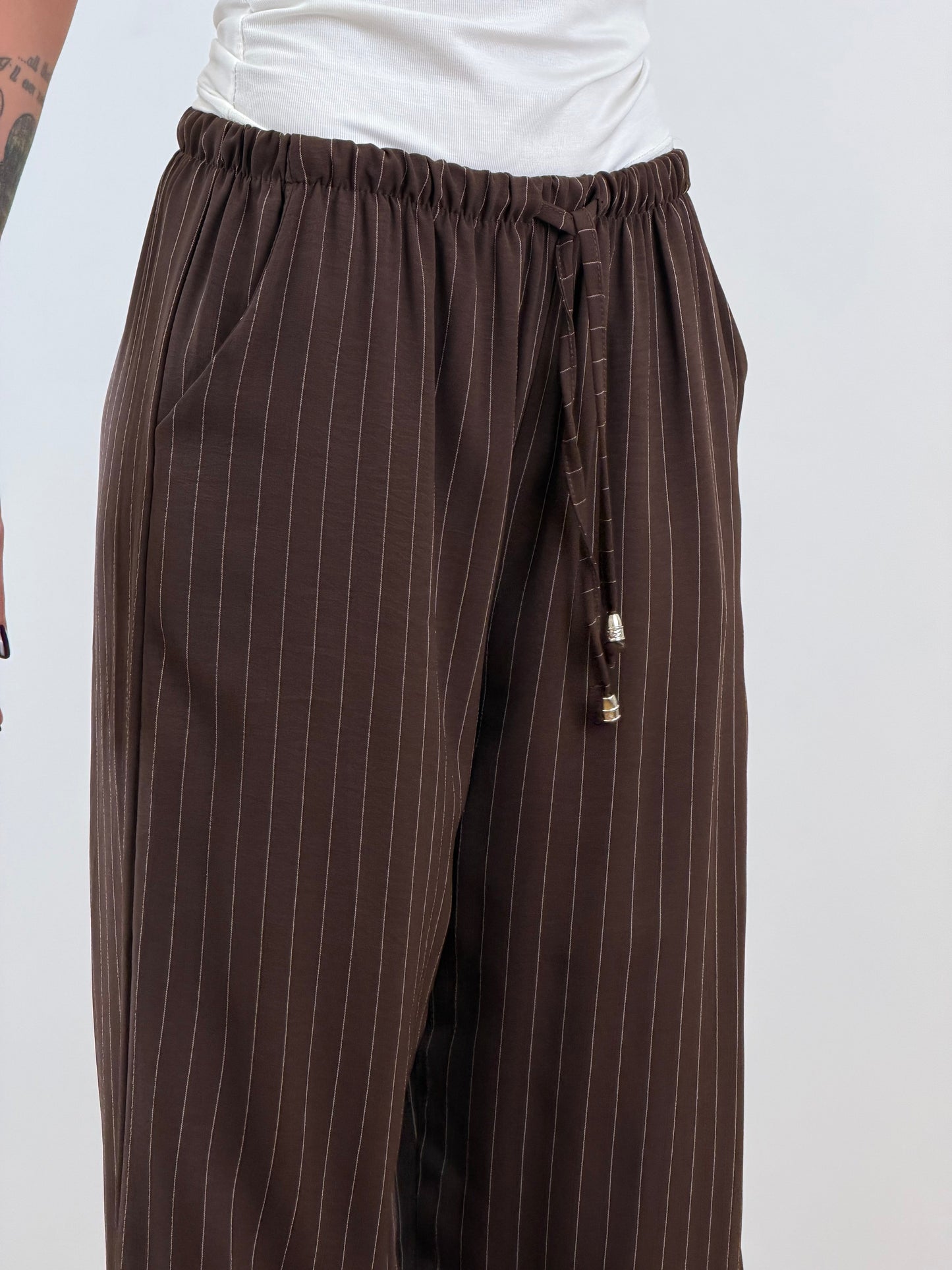 Coordinato marrone gessato 25003