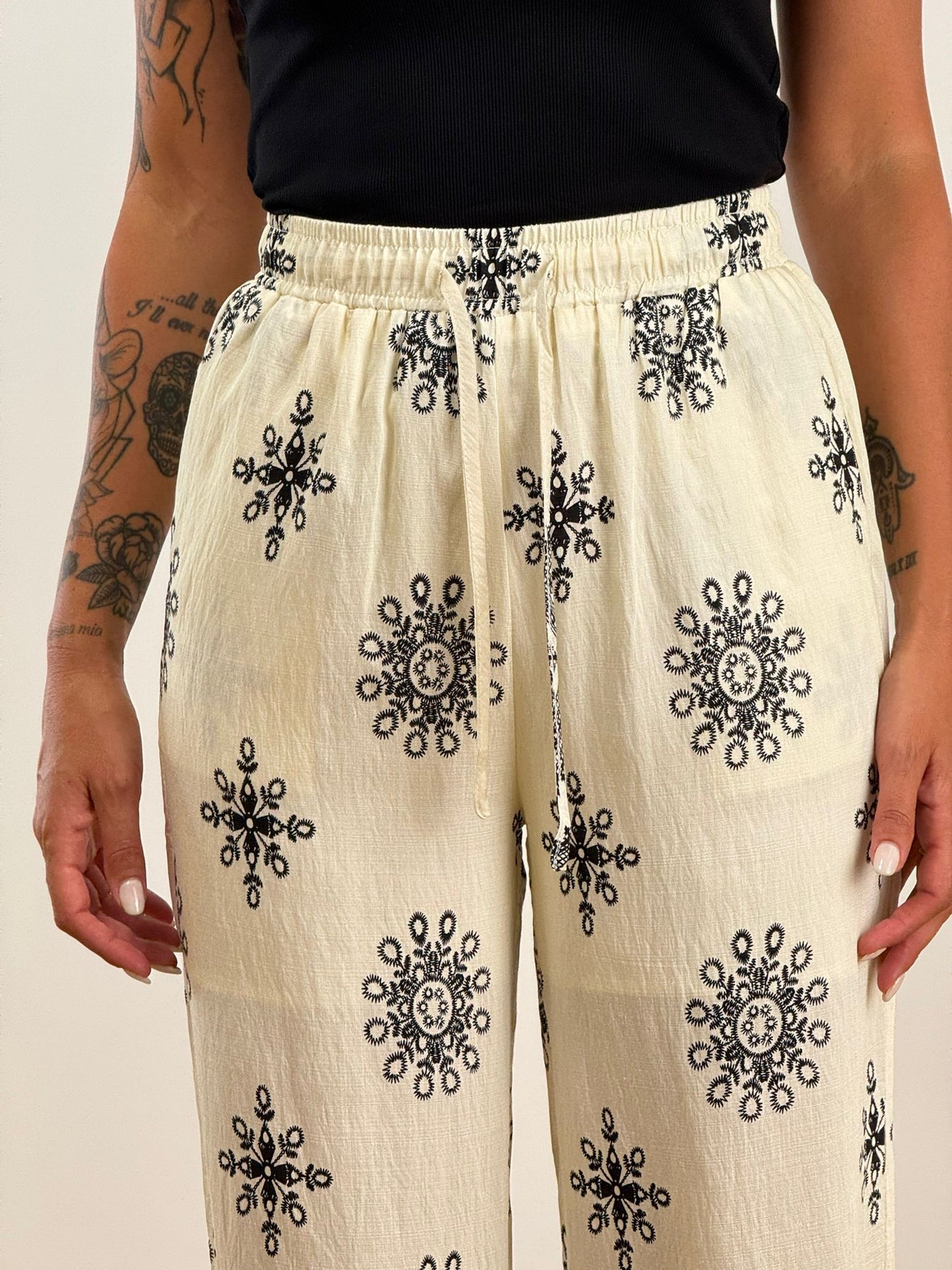 PANTALACCIO RICAMI BEIGE 19256