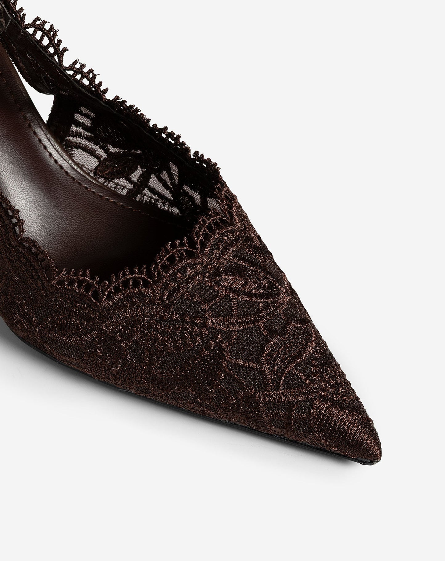 Tacones destalonados de encaje