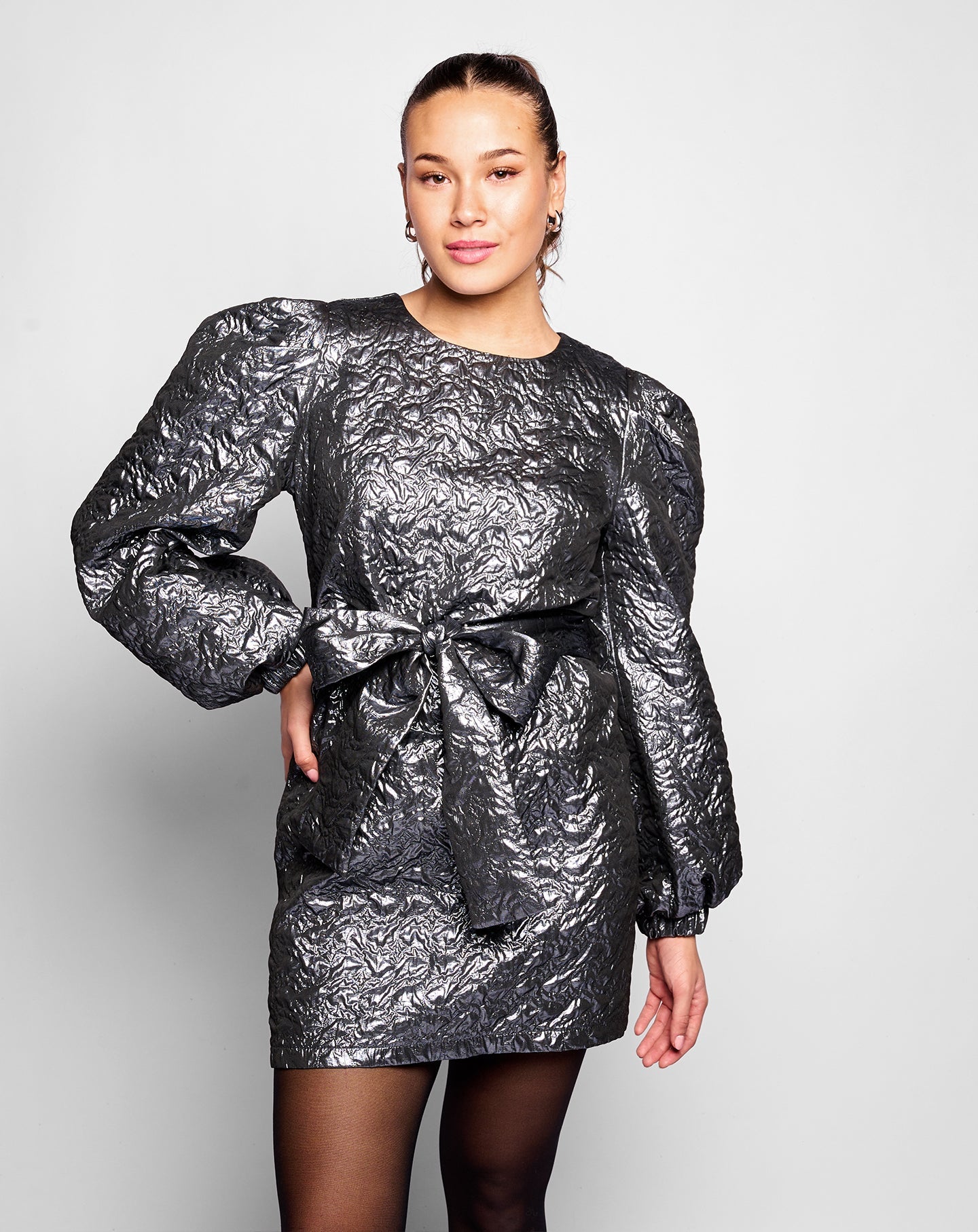 PAM PUFF SLEEVE BELTED DRESS DONKERZILVER