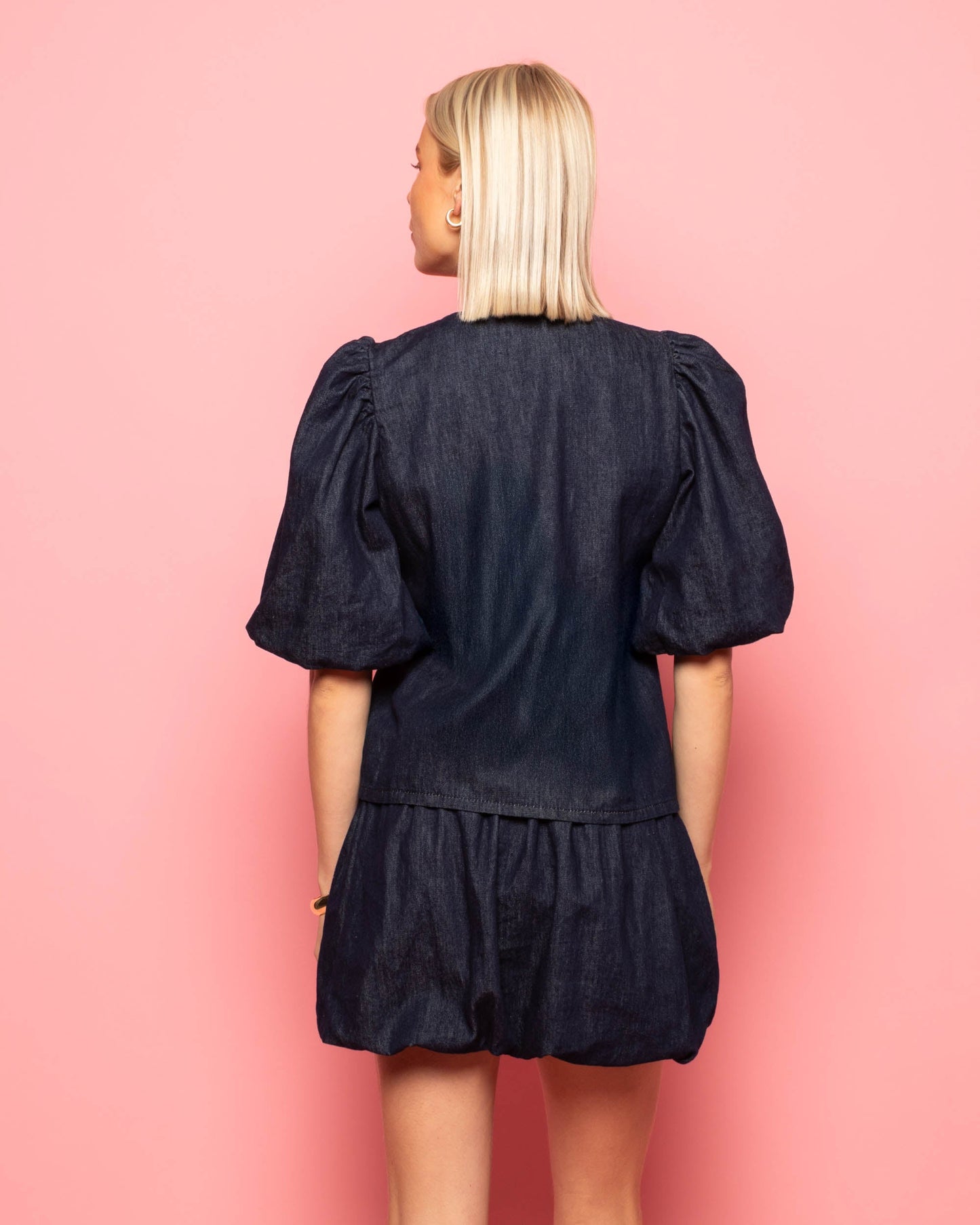 DENIM BUBBLE HEM SKIRT DONKERBLAUW