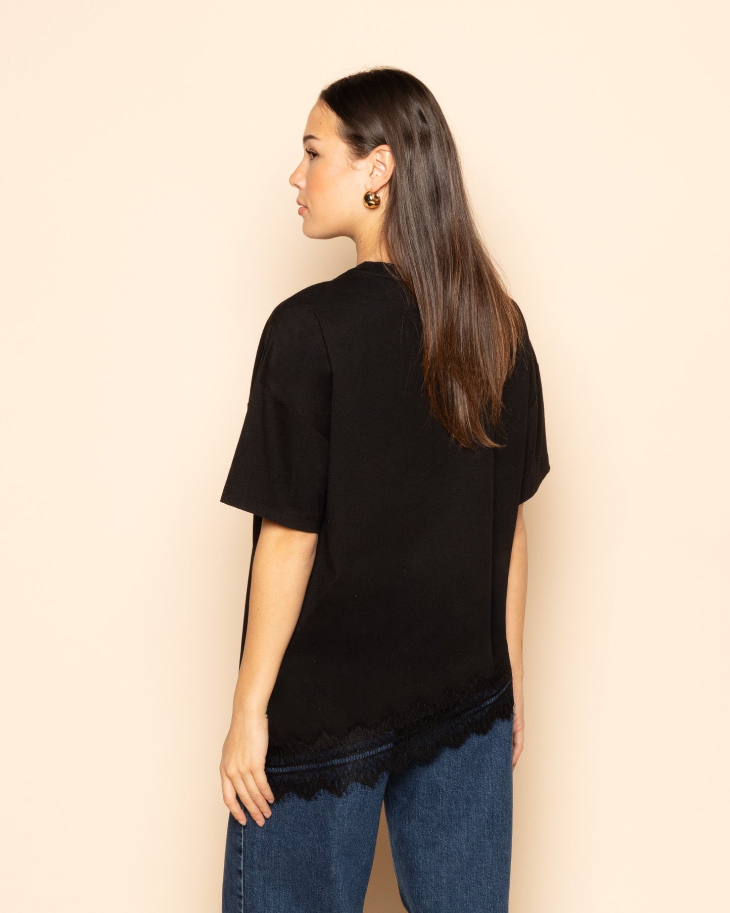 LACE BORDER OVERSIZED TEE ZWART