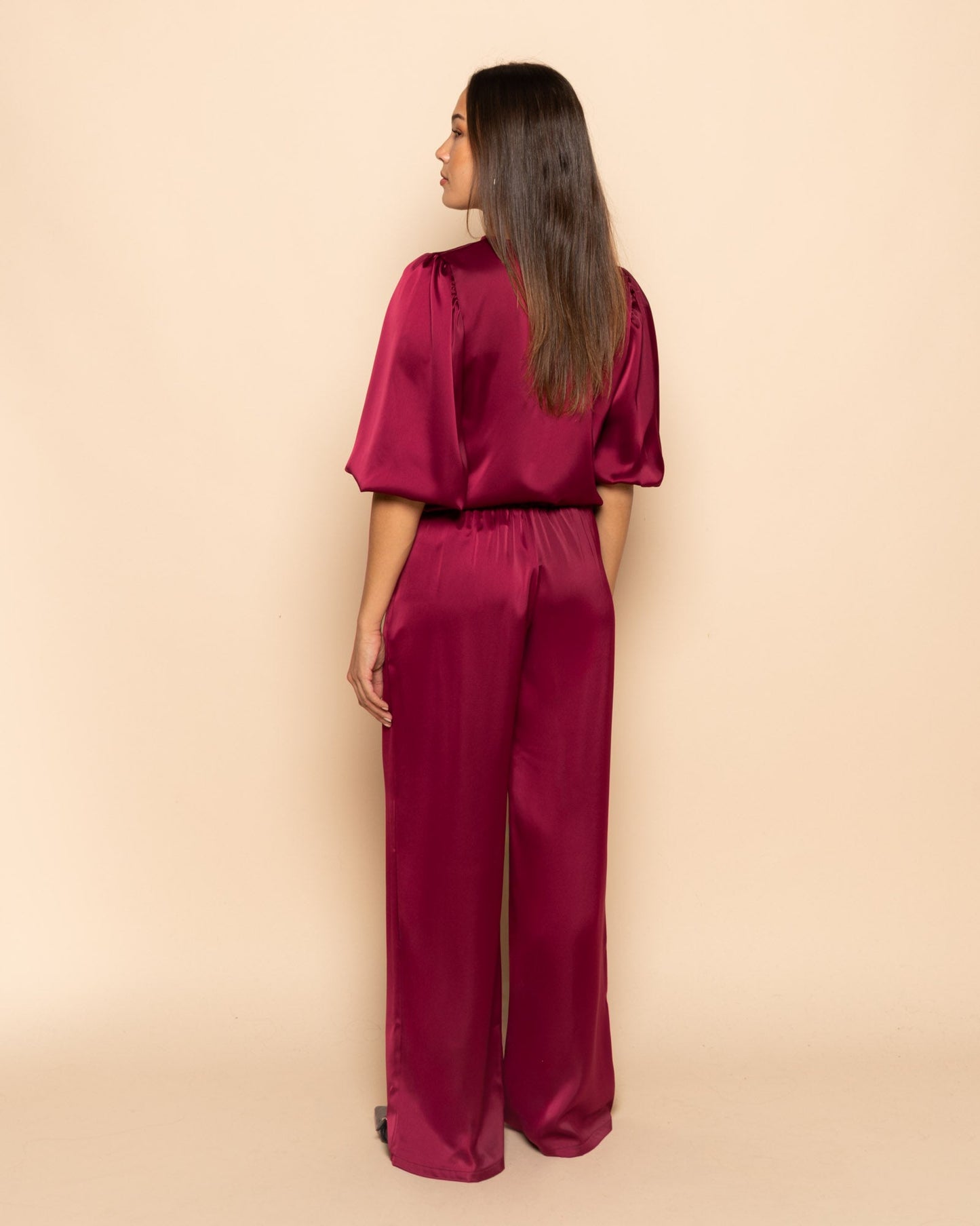 JULIE SATIN PUFF SLEEVE TOP BORDEAUX