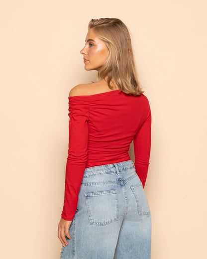 TAMAR OFF SHOULDER RUCHED TOP ROOD