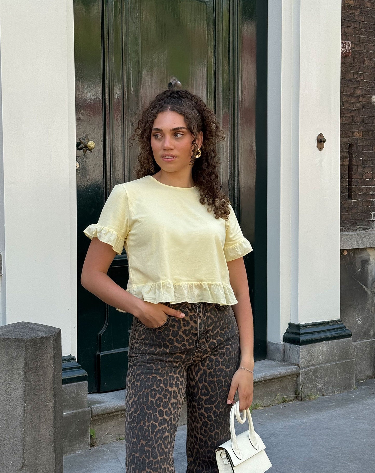 CONTRAST RUFFLE TEE BOTERGEEL