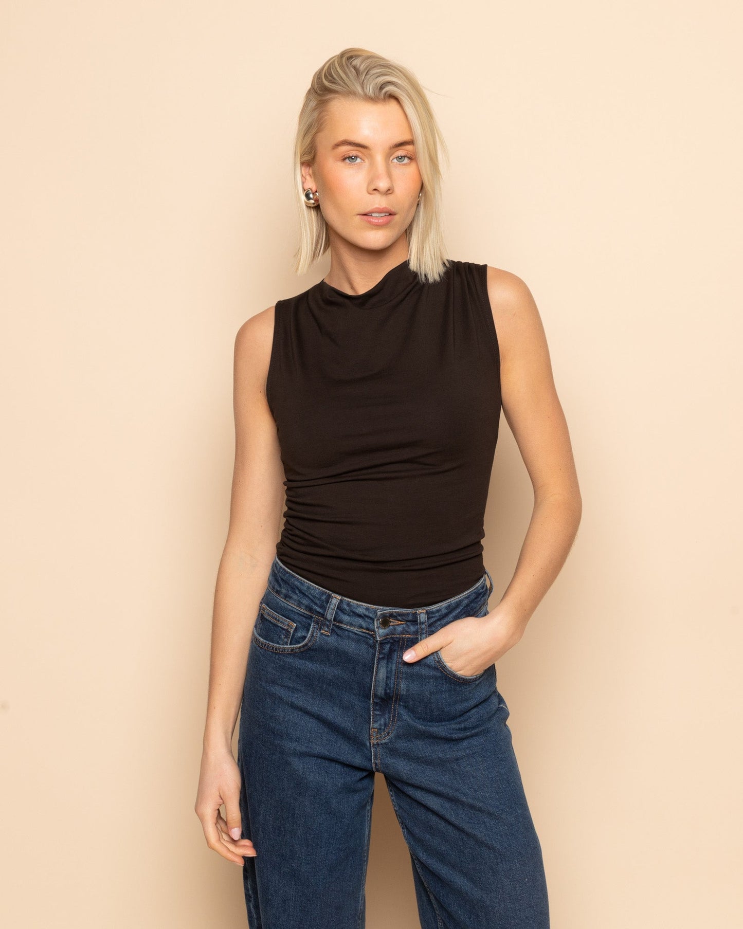 TAMAR DRAPED TOP DONKERBRUIN