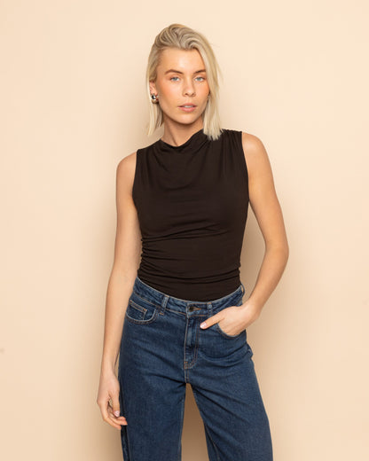 TAMAR DRAPED TOP DONKERBRUIN