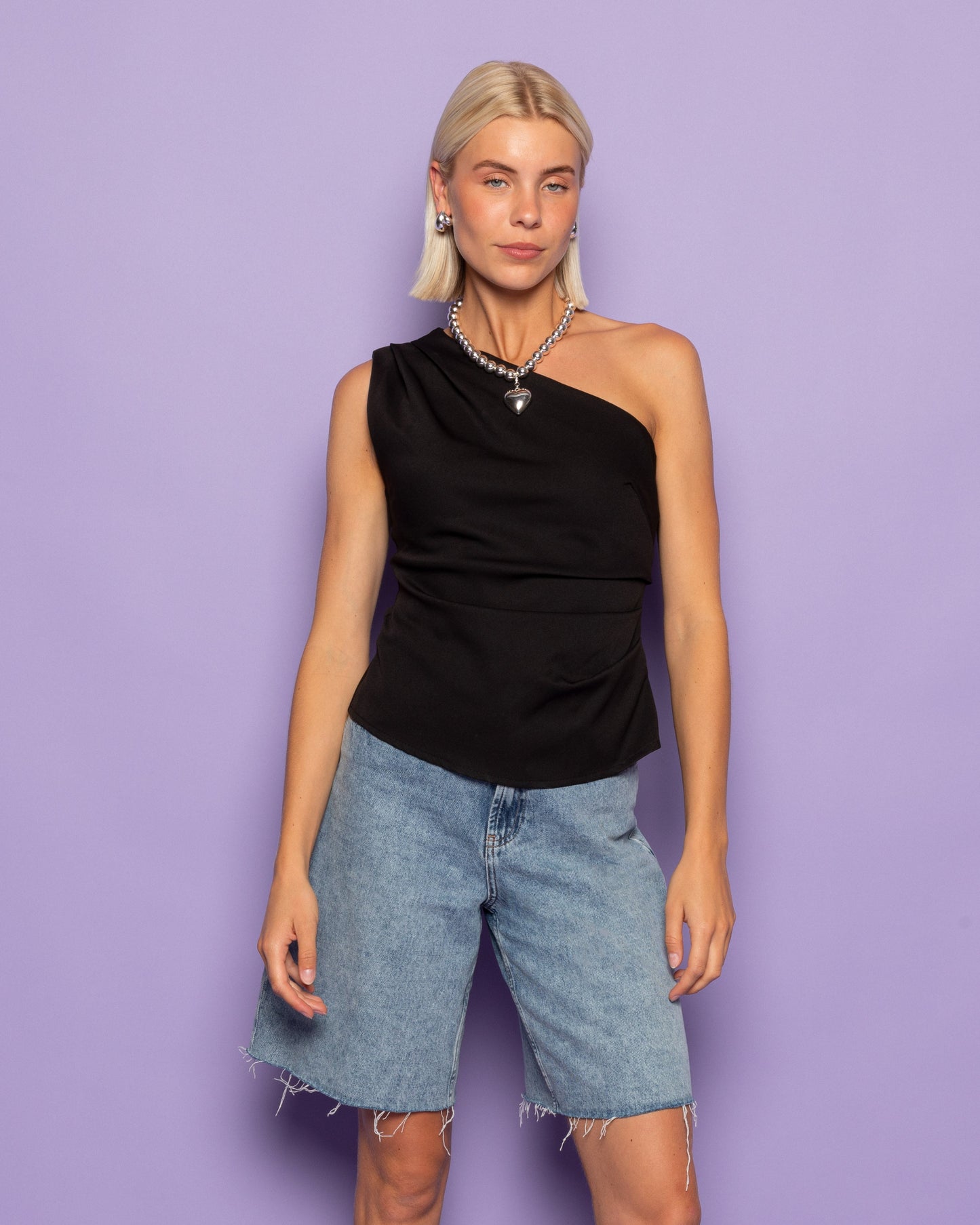 SOFIA ONE SHOULDER RUCHED TOP ZWART