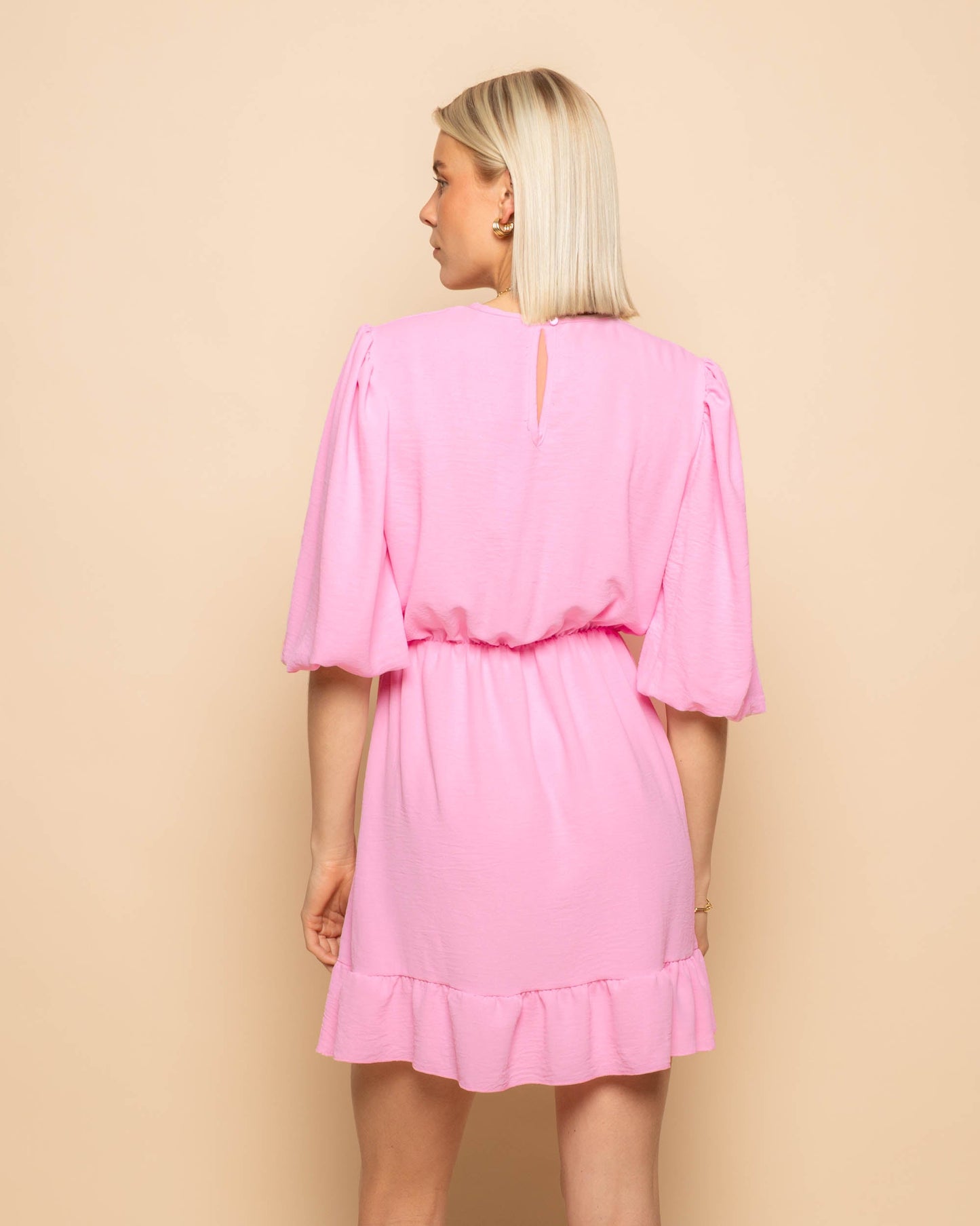 JULIE PUFF SLEEVE RUFFLE DRESS HARD ROZE