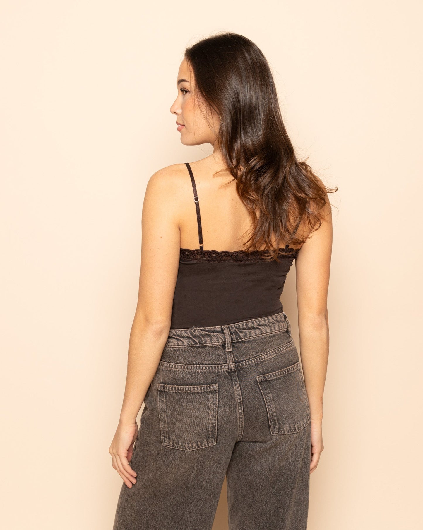 LACE V-NECK CAMI TOP BRUIN