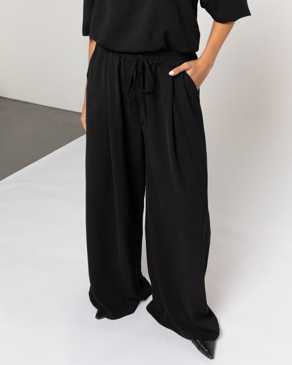 JULIE WIDE LEG PANTALON PETITE ZWART