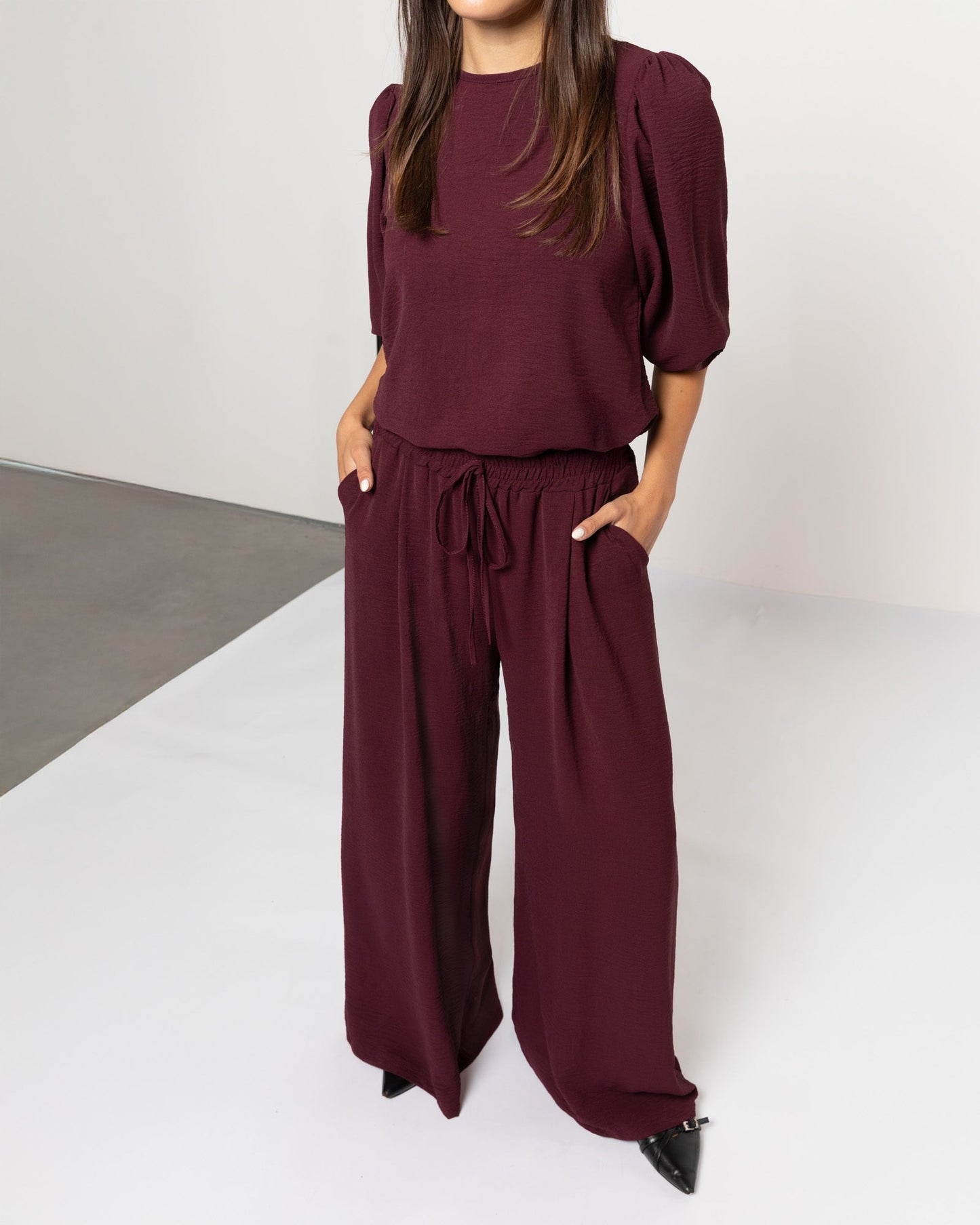 JULIE WIDE LEG PANTALON PETITE DONKER BURGUNDY