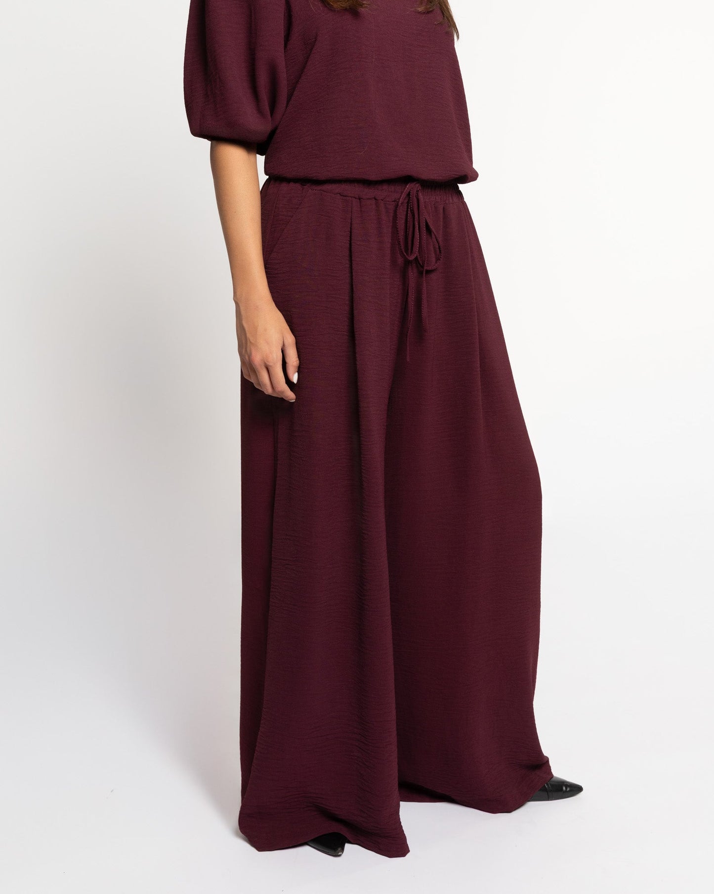 JULIE WIDE LEG PANTALON PETITE DONKER BURGUNDY
