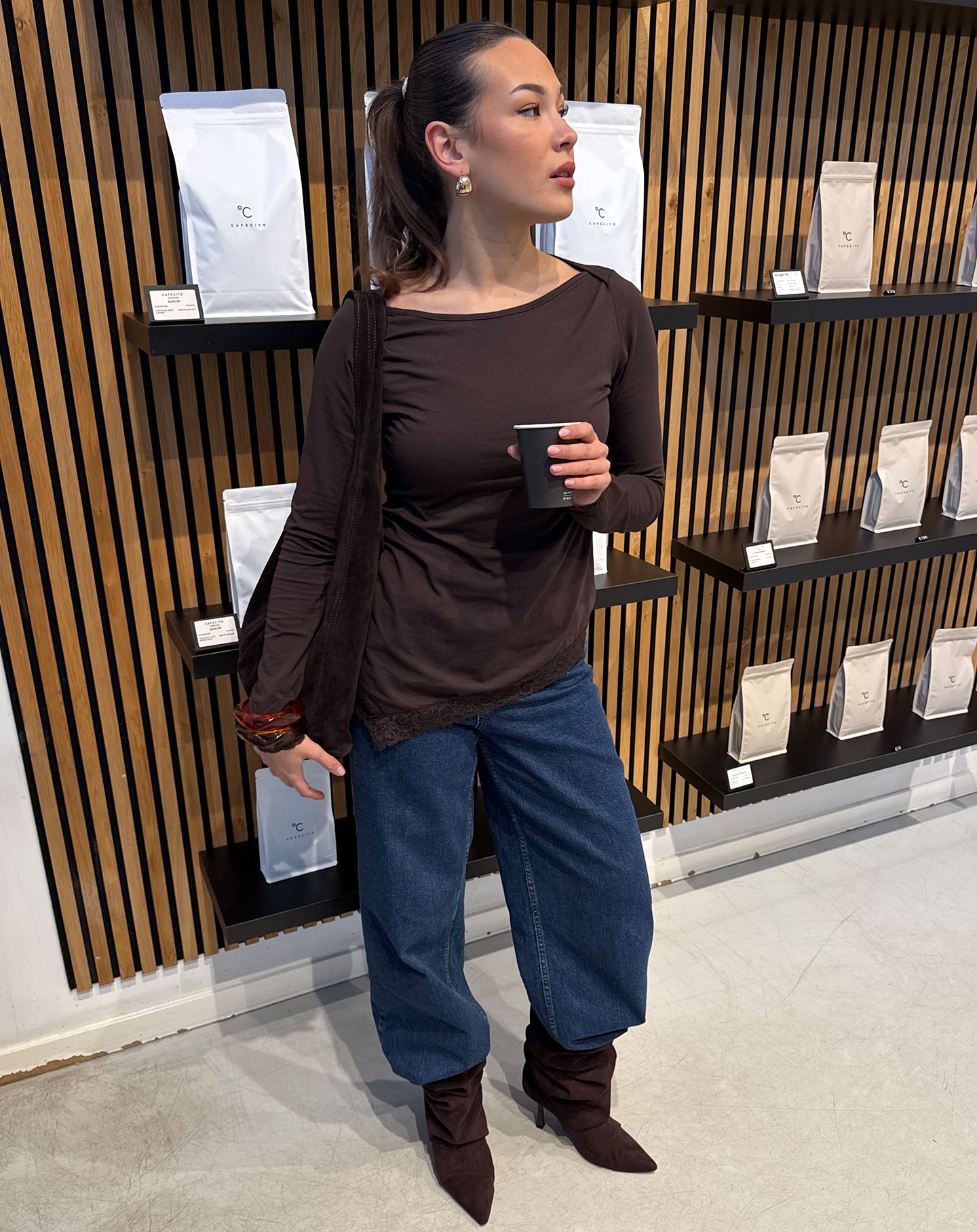 TAMAR ASYMMETRIC LACE TOP DONKERBRUIN