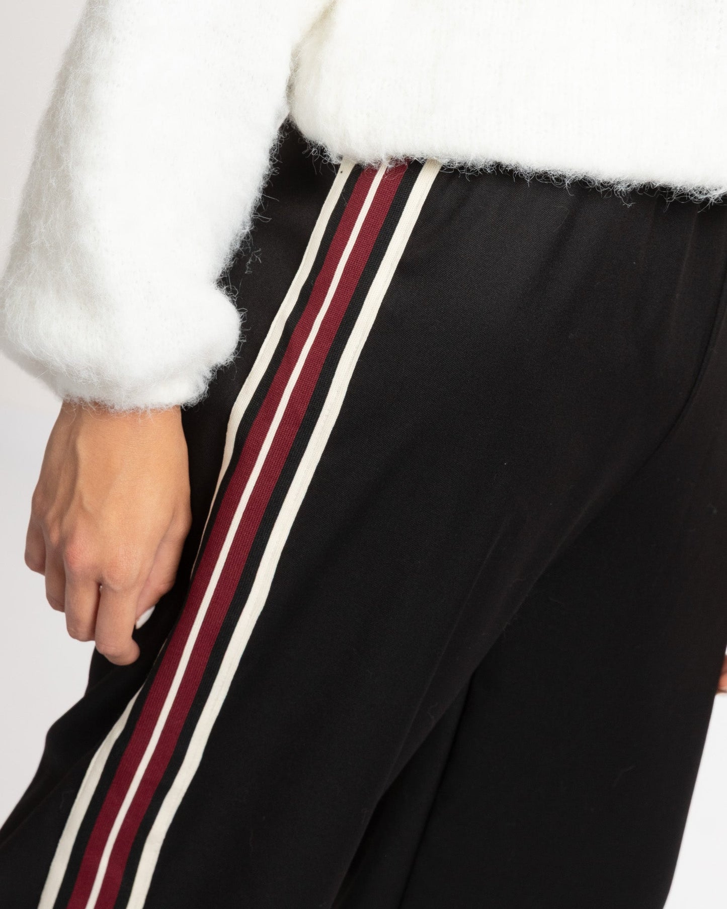 JUUL STRIPE TAPE PANTALON PETITE ZWART