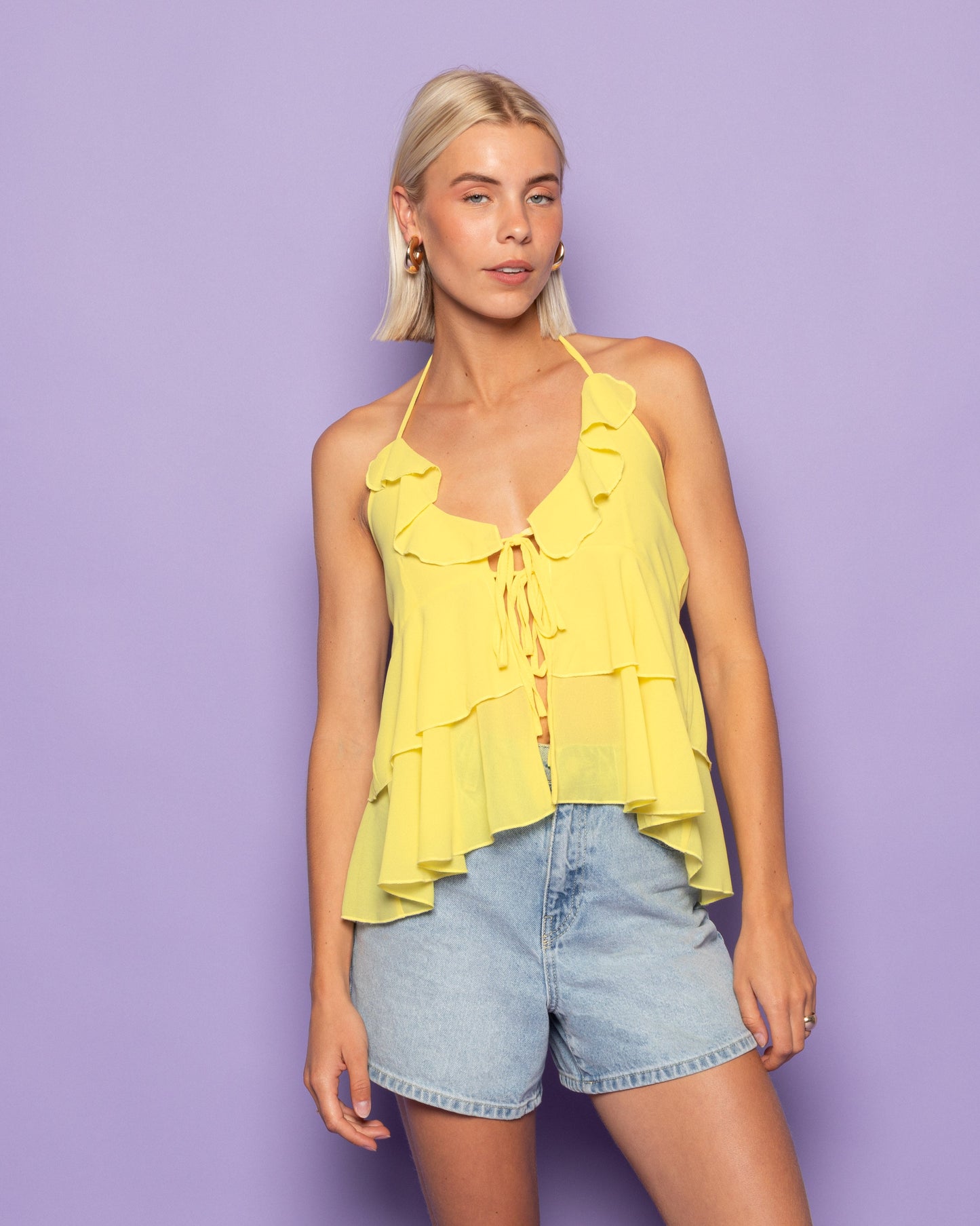 LIZZA RUFFLE HALTER TOP BOTERGEEL