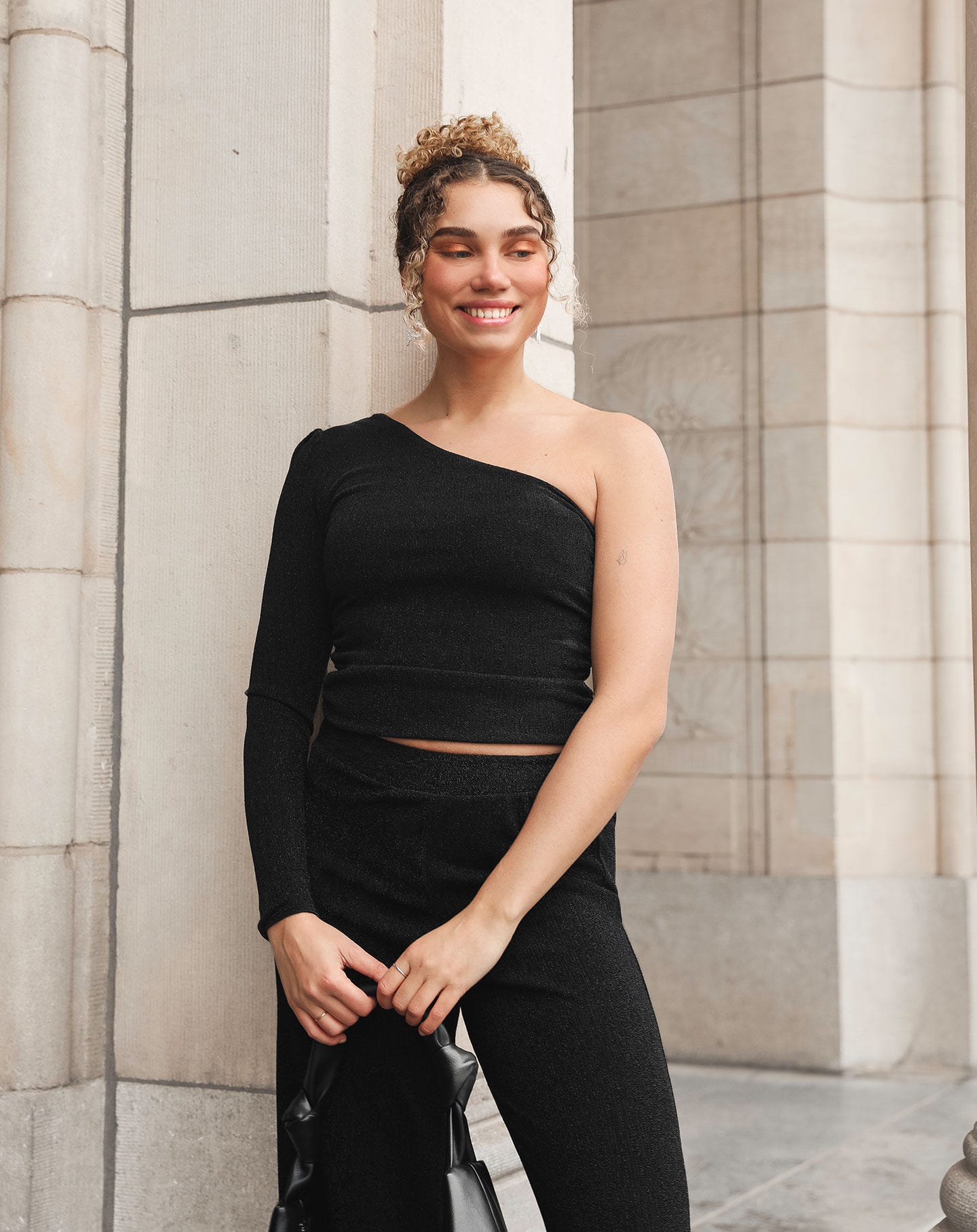 JOANY GLITTER ONE SLEEVE TOP ZWART