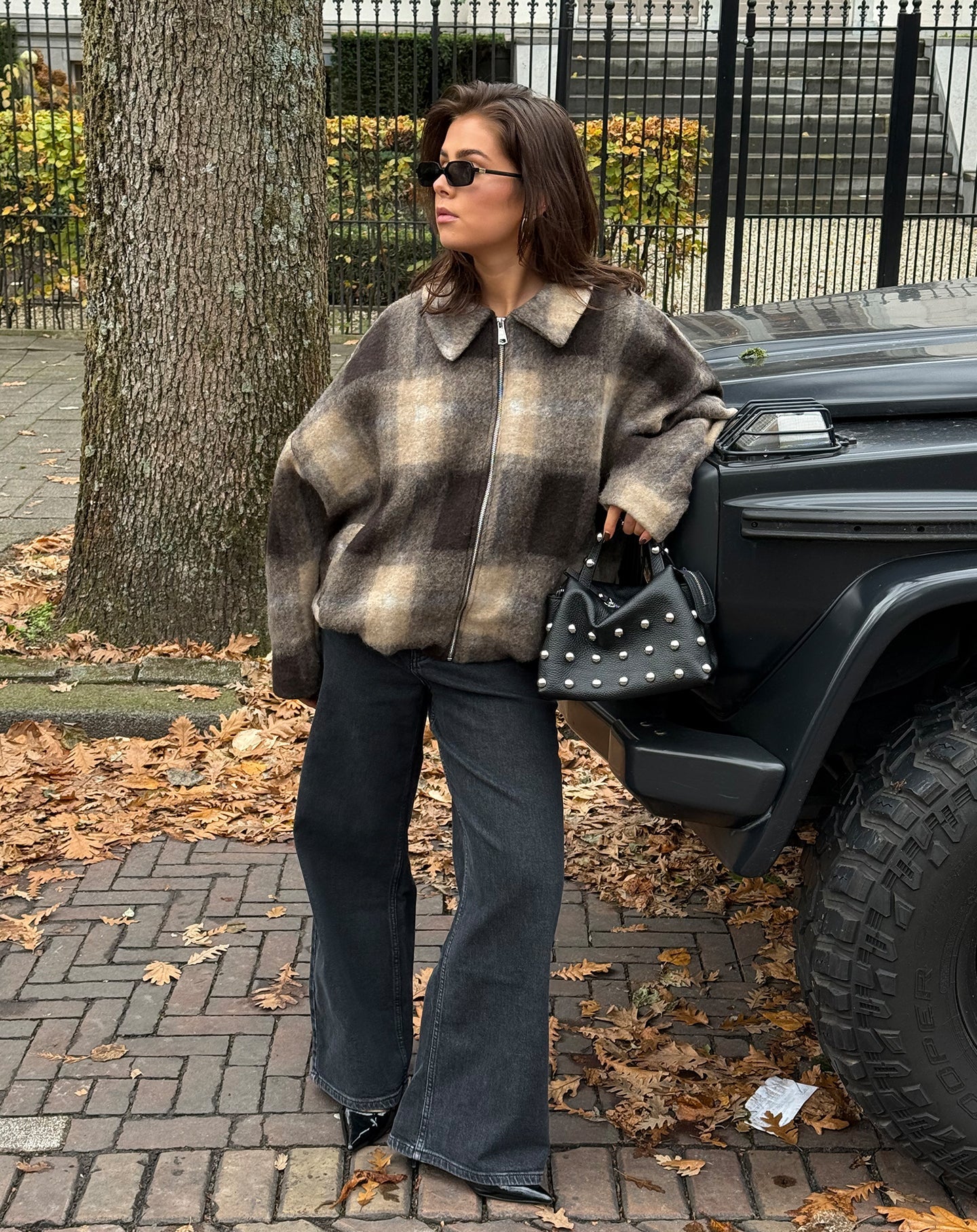 CHECKED BUBBLE HEM JACKET BRUIN