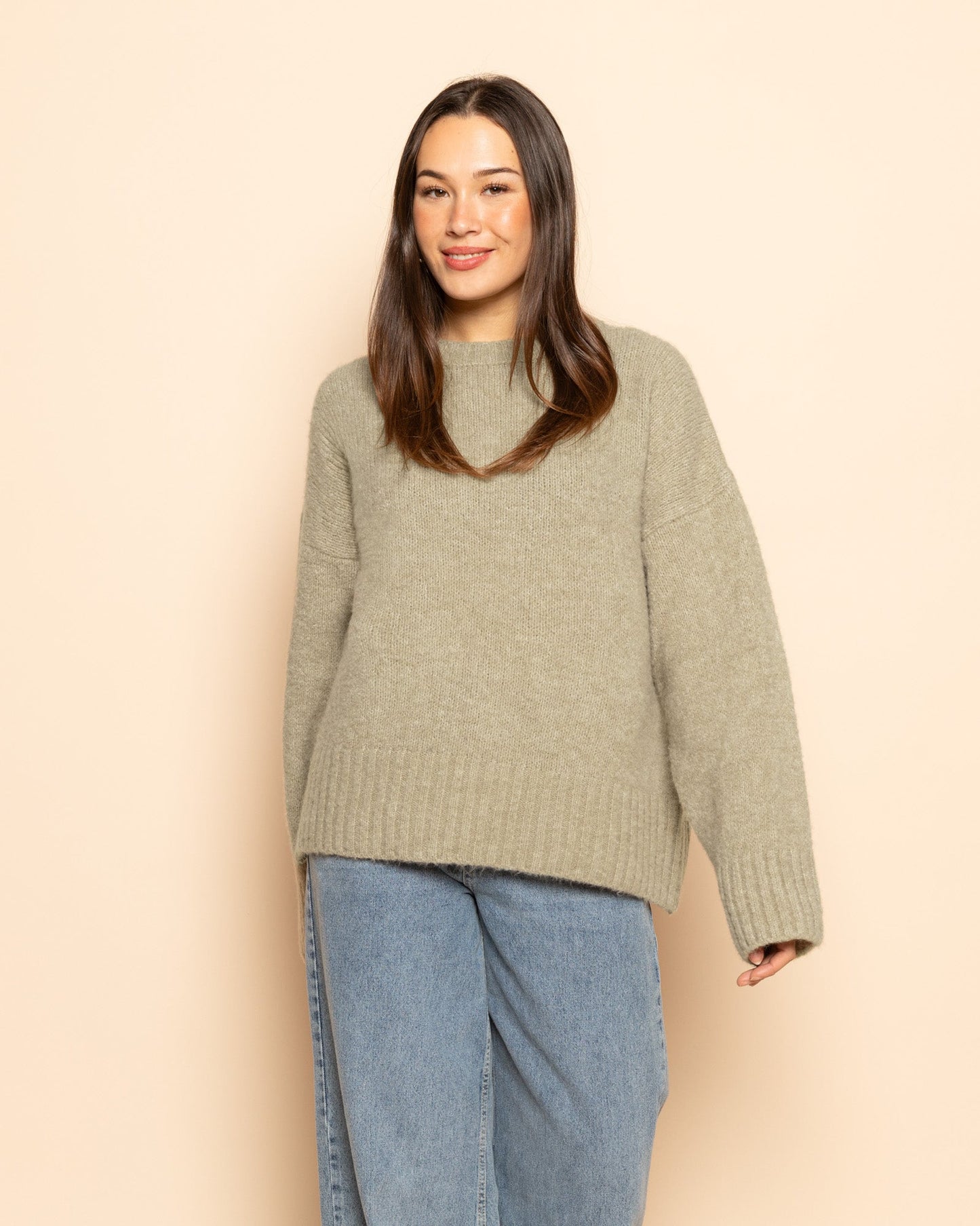 BIANCA BOXY KNIT OLIJFGROEN
