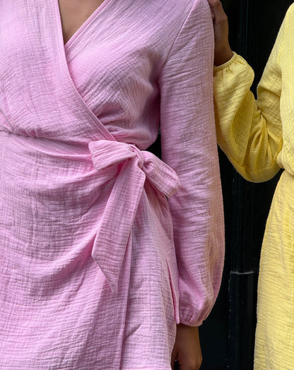 MOUSSELINE FAKE WRAP DRESS ROZE