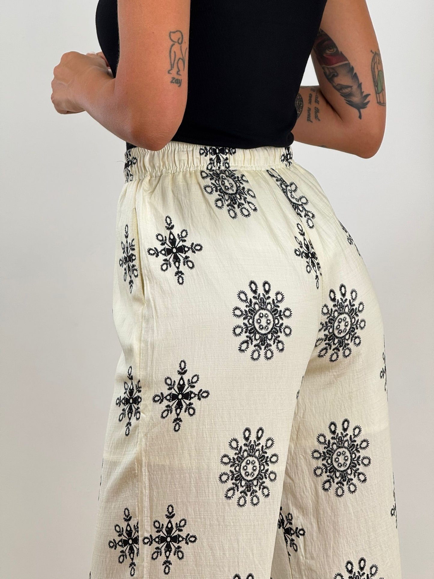 PANTALACCIO RICAMI BEIGE 19256