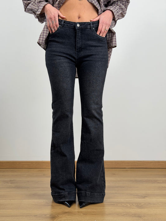 Jeans zampetta nero K818