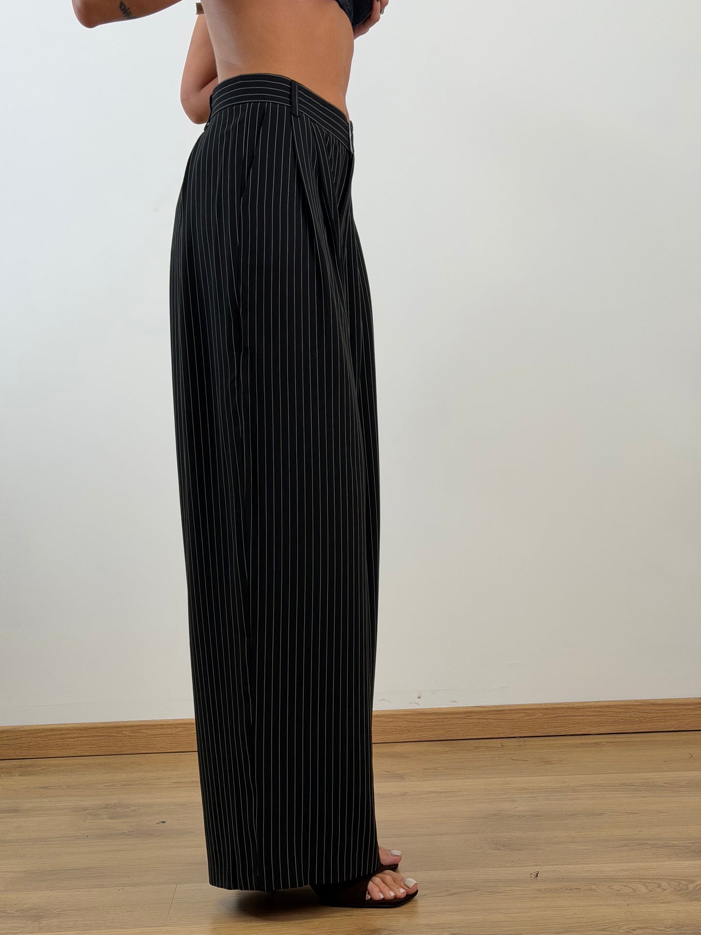 Pantalone nero gessato P13579