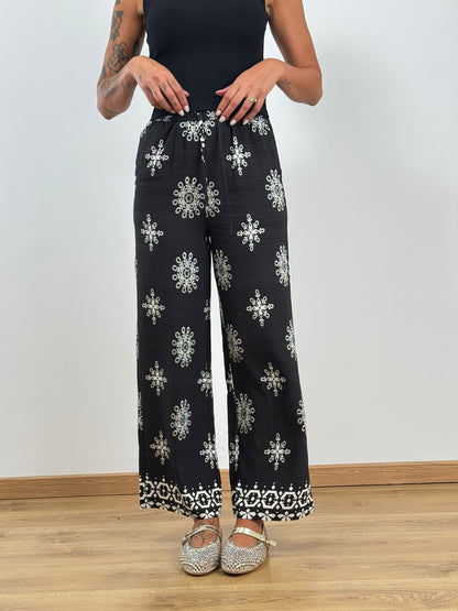 PANTALACCIO RICAMI NERO 19256