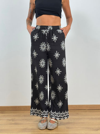 PANTALACCIO RICAMI NERO 19256