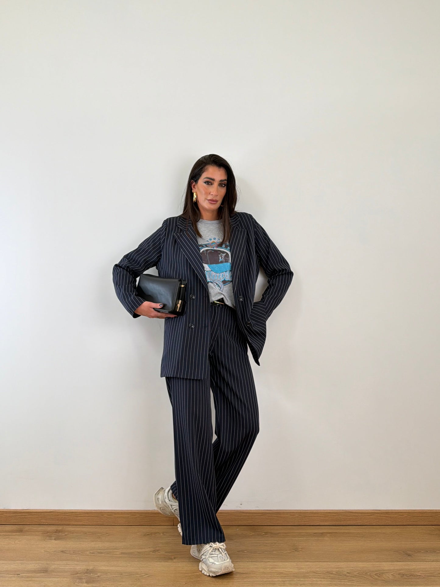 Tailleur blu gessato 30990.