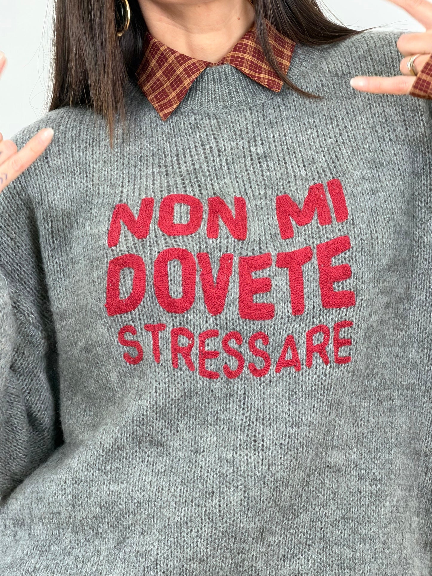 Pull grigio scritta rossa *NON MI STRESSARE * A3591