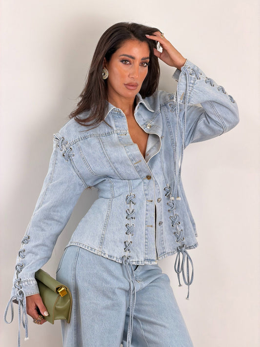 Giacca jeans chiaro con stringhe Z2576