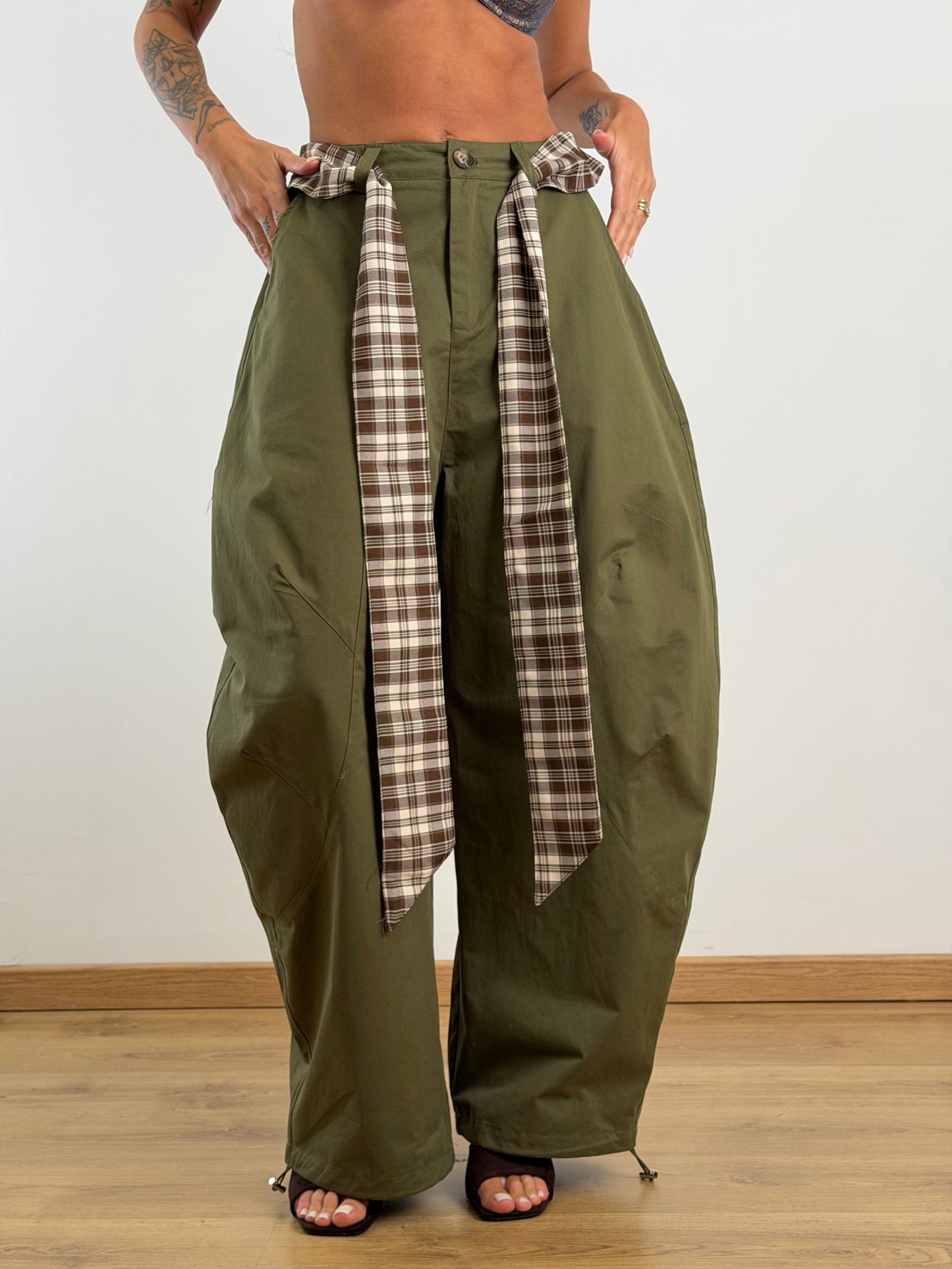 Pantaloni verde militare TR8912