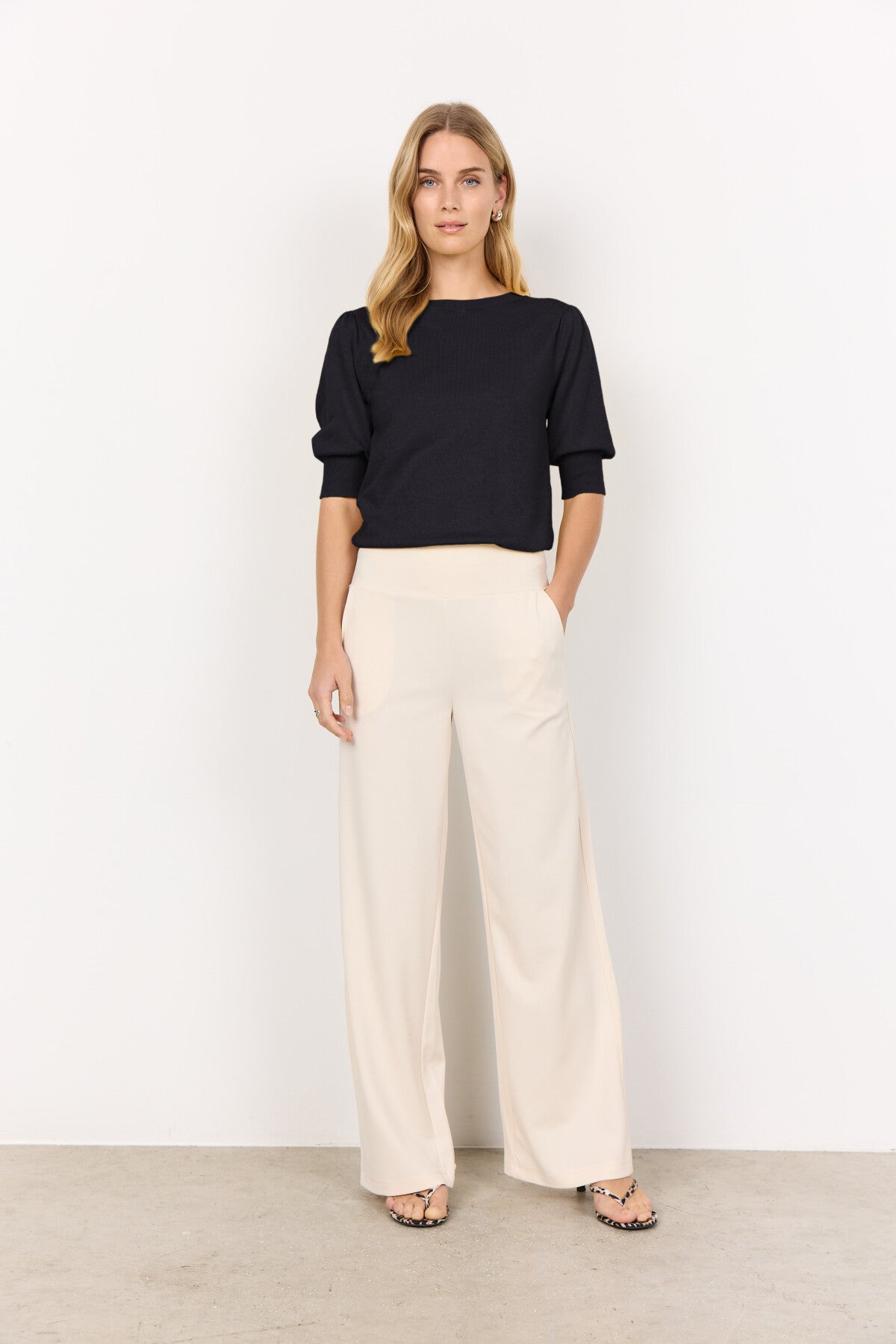 Amara™ – Pantalón de Pierna Ancha y Cintura Alta