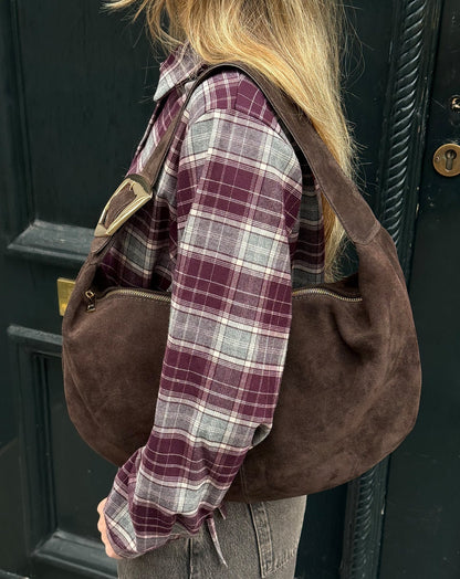 BUCKLE SUEDE SHOULDER BAG BRUIN