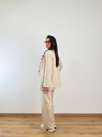 Tailleur crema gessato 30990.