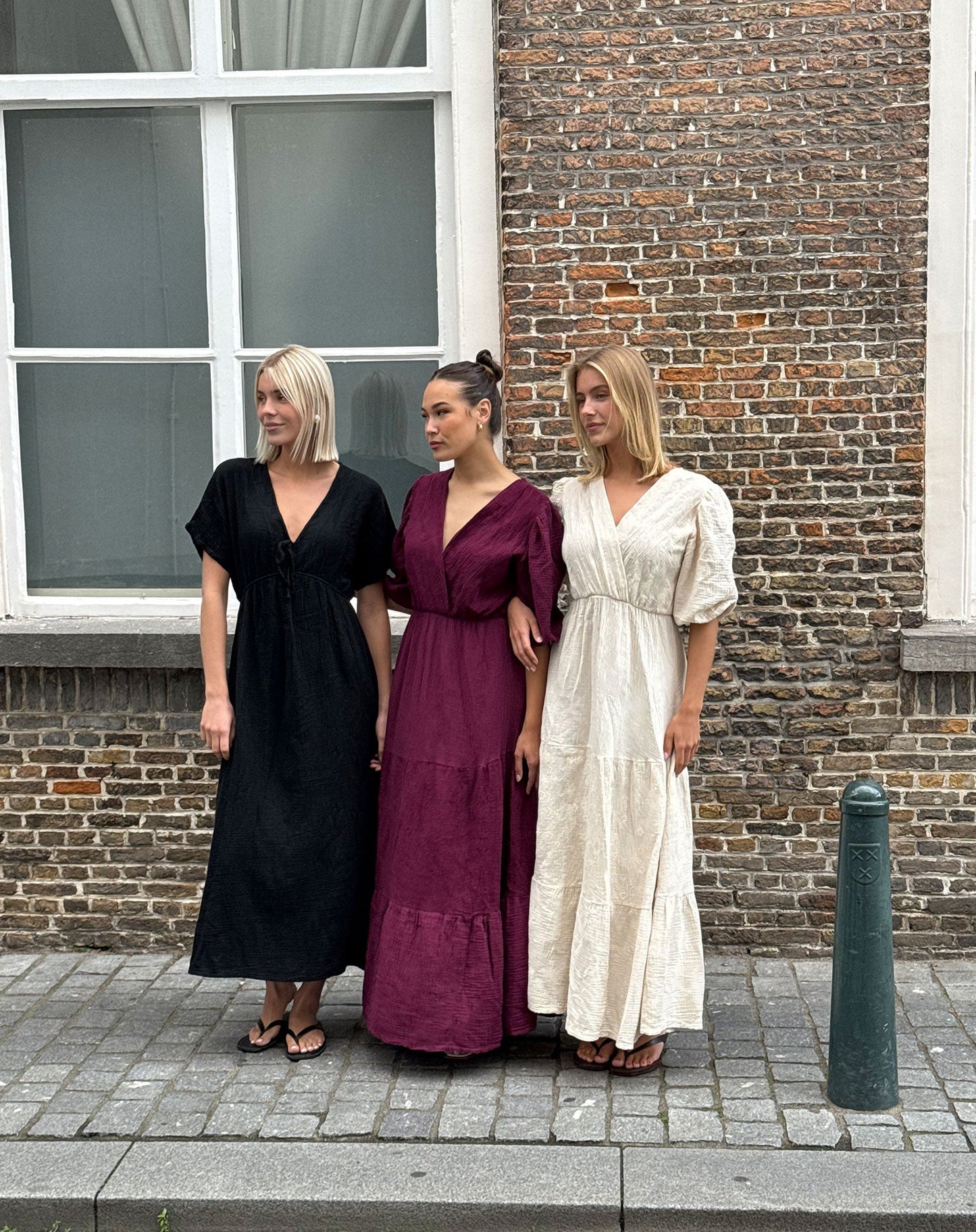 LOIZA FLOWER MOUSSELINE MAXI DRESS CHERRY