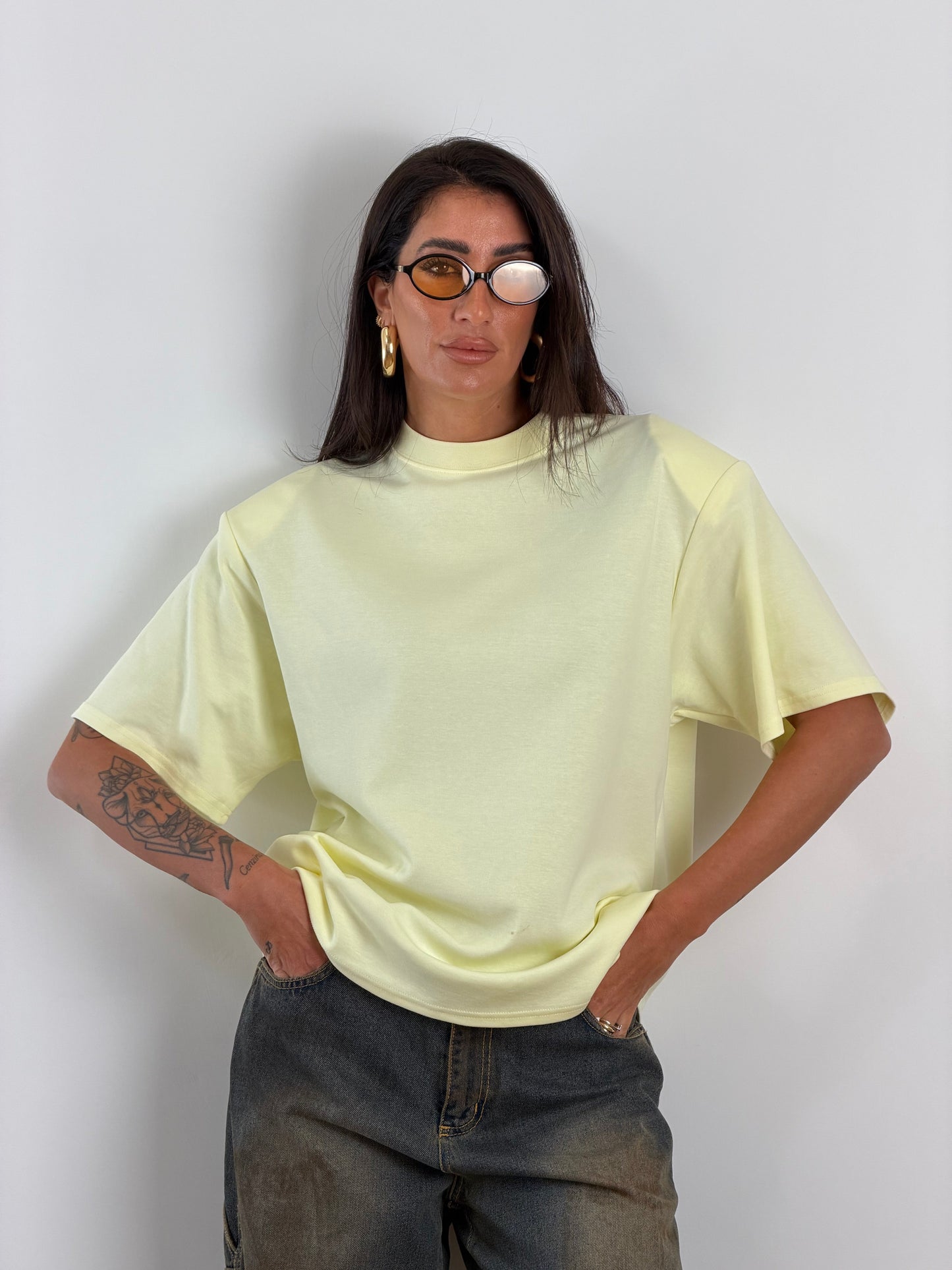 T-shirt gialla ampia H10722