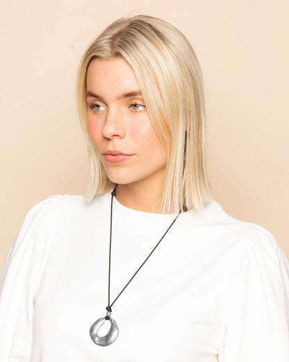 PENDANT CORD NECKLACE