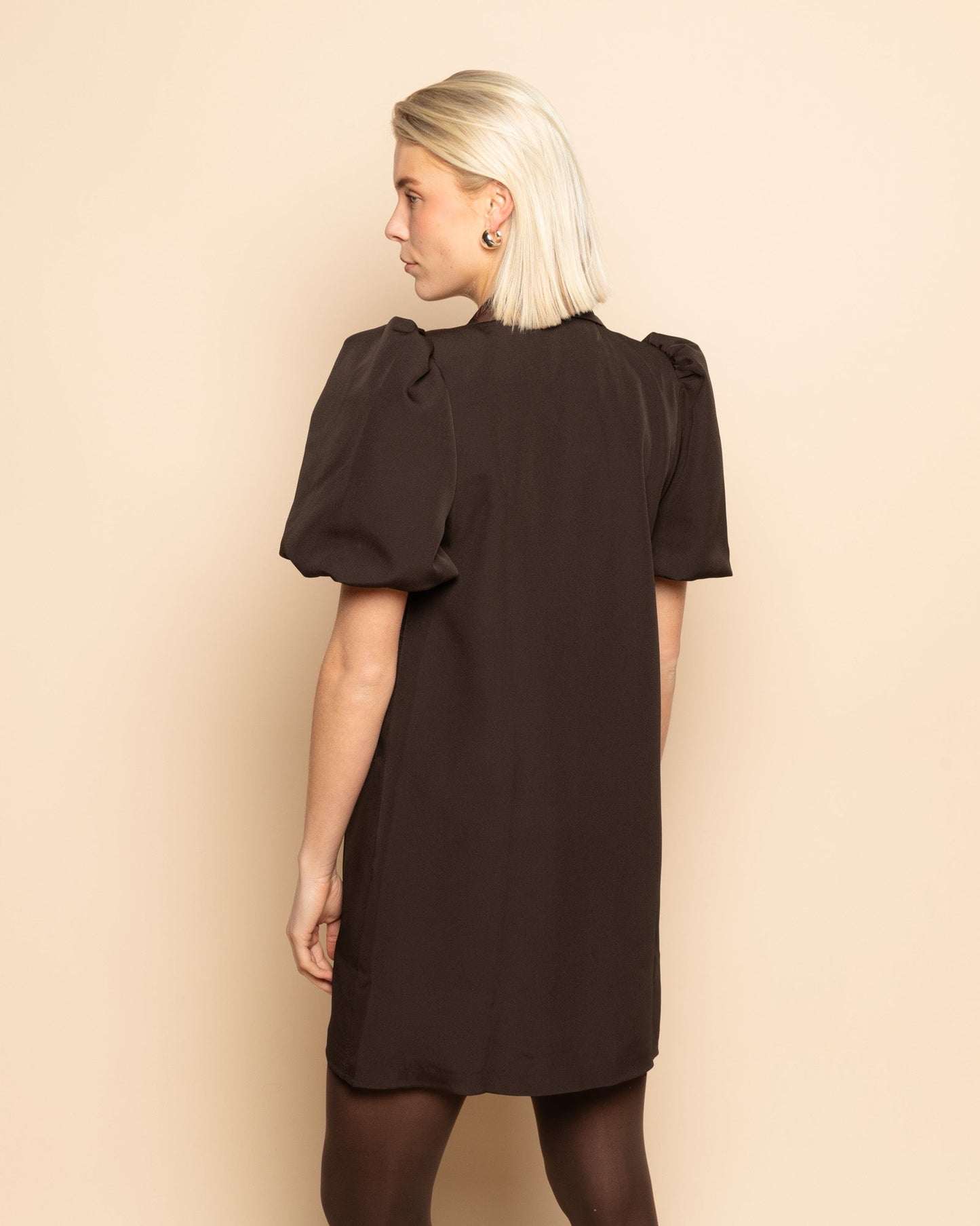 LIZZY PUFF SLEEVE BLAZER DRESS DONKERBRUIN