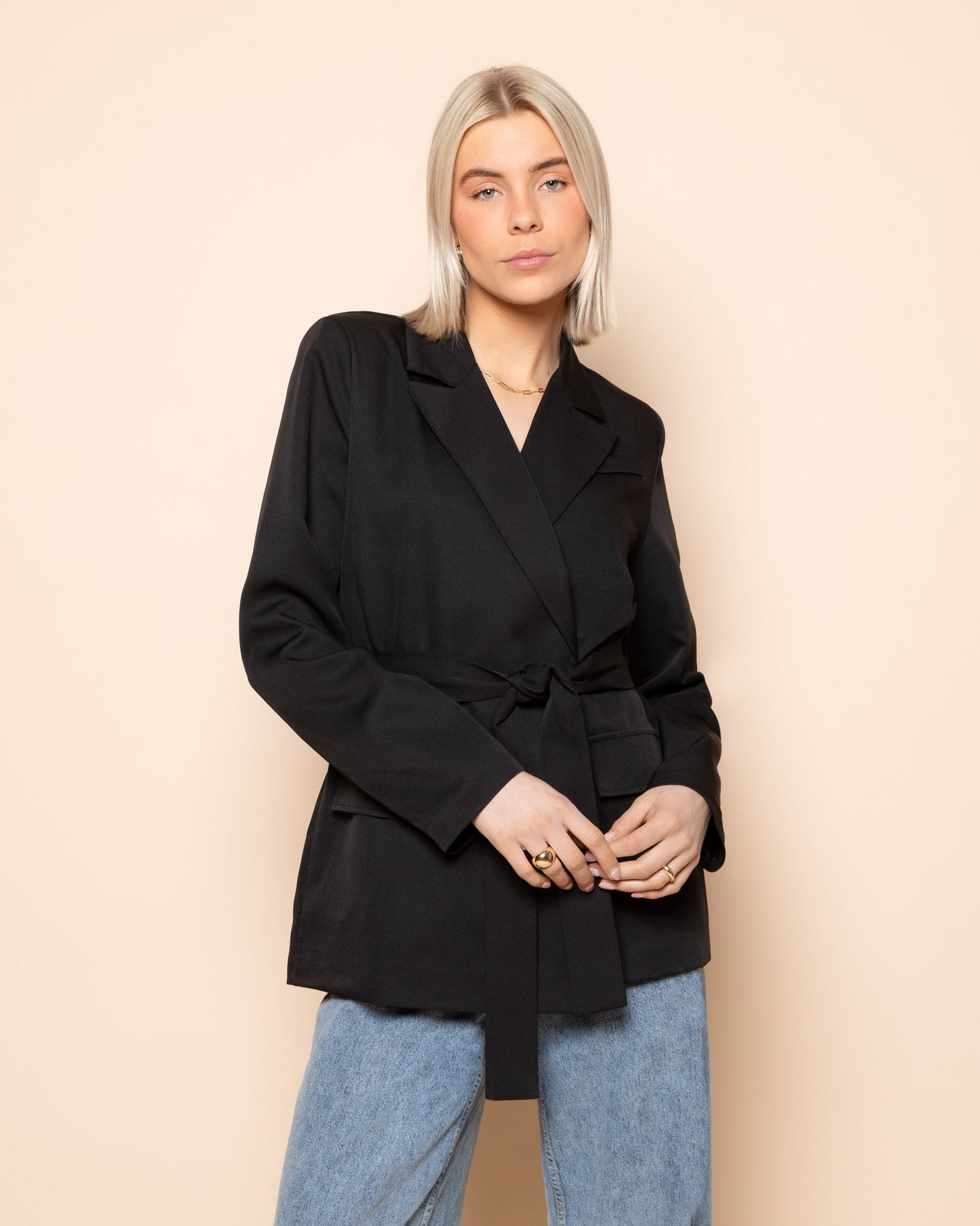 JENNY BELTED BLAZER ZWART