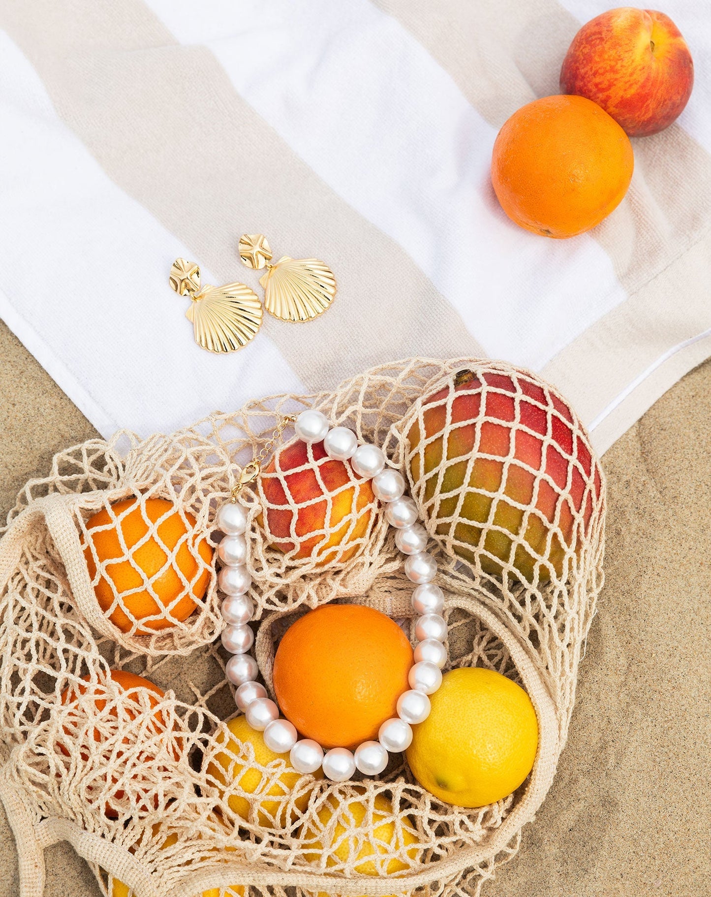 CHUNKY PEARL NECKLACE 