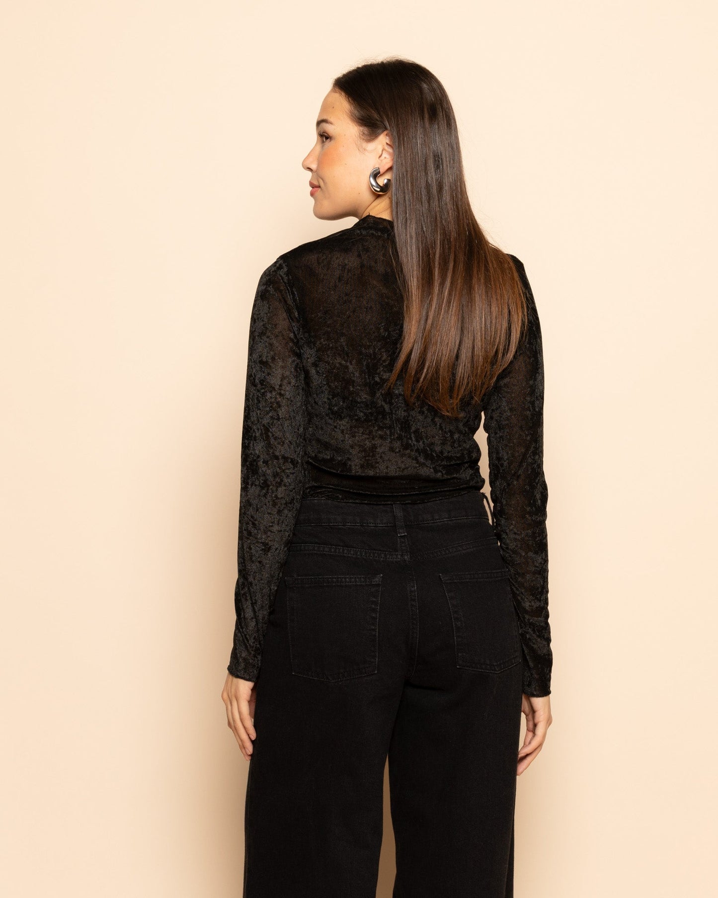 VELVET COL TOP ZWART