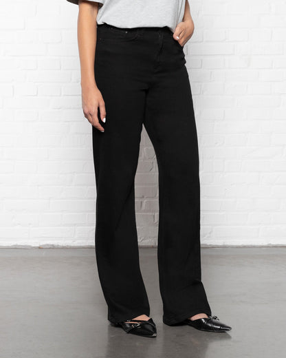 BOOTCUT JEANS ZWART