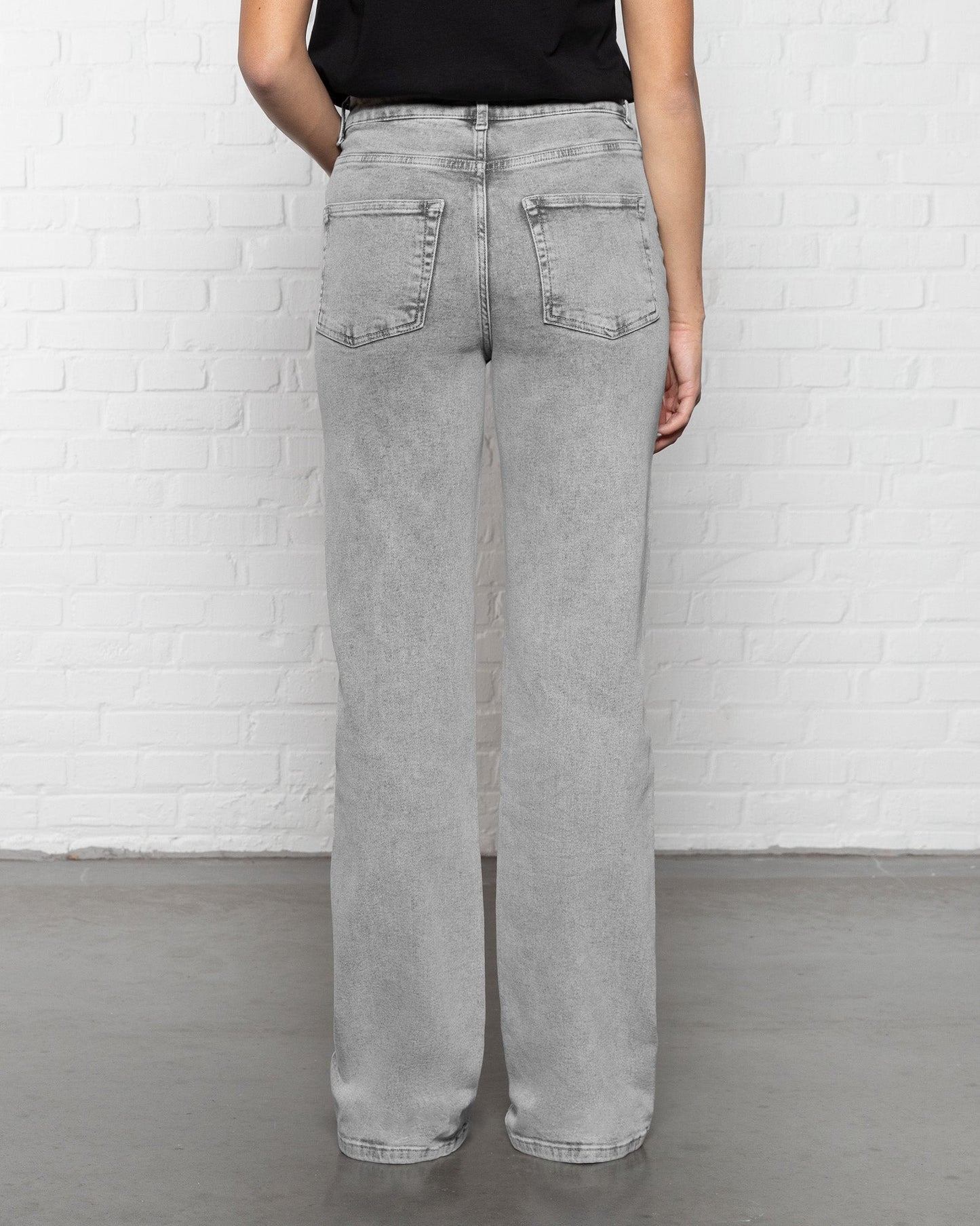 BOOTCUT JEANS ZACHT GRIJS