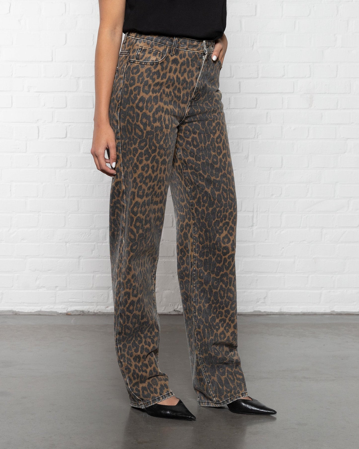 LEOPARD ALLOVER JEANS ZWART