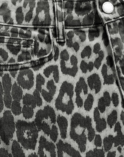VAQUEROS CON ESTAMPADO DE LEOPARDO GRIS